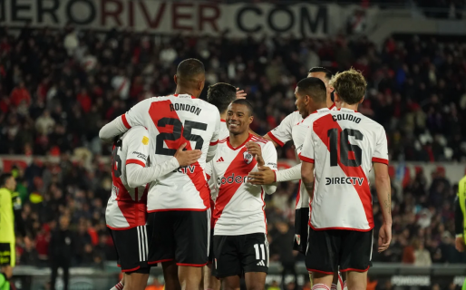 River goleó 5-1 a Barracas Central y consiguió su primera victoria en la Copa de la Liga