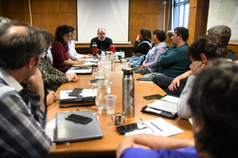 Paritaria docente: El Gobierno Provincial propuso un aumento del 35% para el segundo semestre