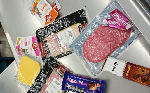 Una mujer fue detenida por robar elementos de un supermercado