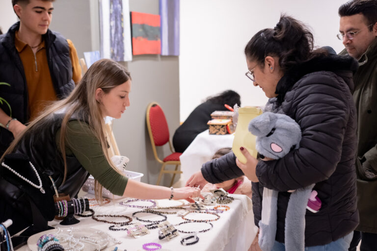 Coro y feria: dos opciones para disfrutar este domingo en Rada Tilly
