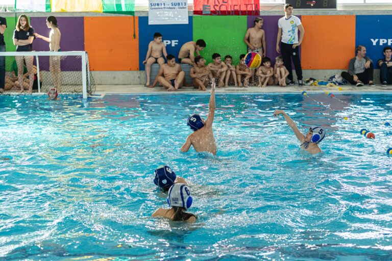 Con gran éxito y apoyo del Municipio, concluyó el histórico Encuentro Internacional de Waterpolo en Comodoro