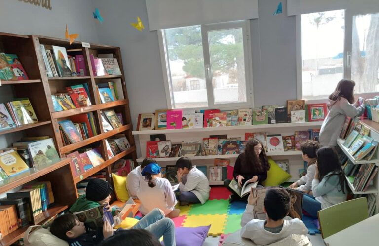 PAE inauguró seis espacios lúdicos literarios en escuelas de Chubut y Santa Cruz