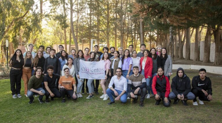 Con una presentación sobre proyectos de triple impacto, la Comunidad de Becarios PAE realizó el 3° encuentro del año