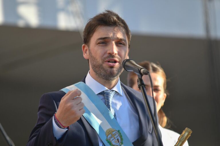 Torres: «Tenemos todo para salir adelante y lo vamos a hacer juntos, espalda con espalda»
