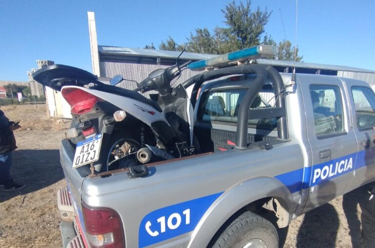 Fue a la escuela en moto y se la robaron