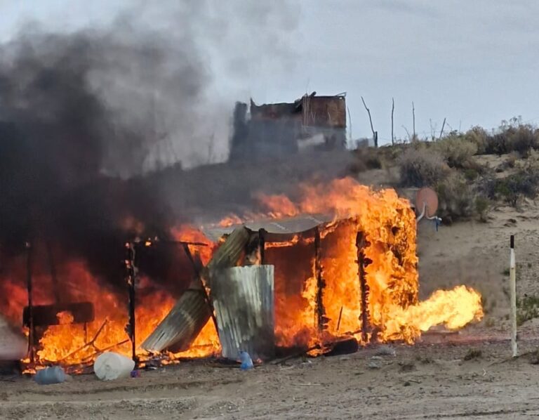 Se incendió una vivienda en la zona de chacras en km. 15