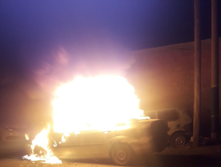 Otro vehículo incendiado intencionalmente en Comodoro