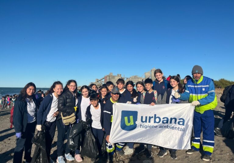 Urbana participó de una jornada de limpieza con más de 700 jóvenes