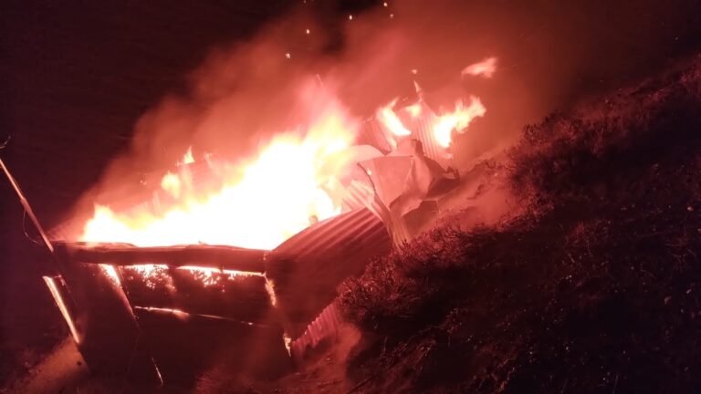 Una vivienda se incendió y las pérdidas fueron totales