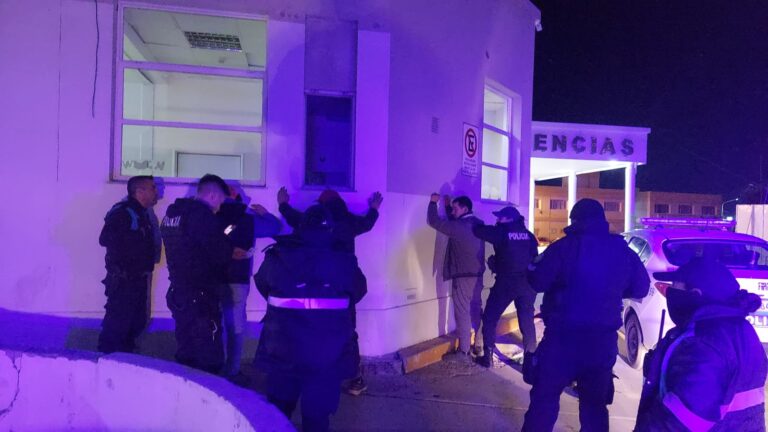 Seis detenidos por pelear en la guardia del Hospital Regional