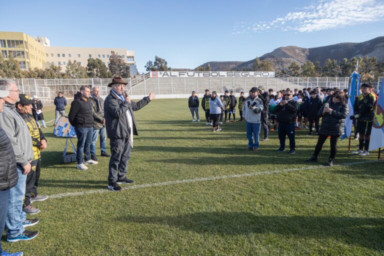 Macharashvili encabezó la apertura del Torneo de Fútbol Formativo de la Liga de los Barrios