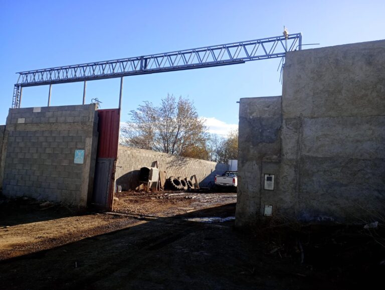 Murió un operario al caer desde seis metros