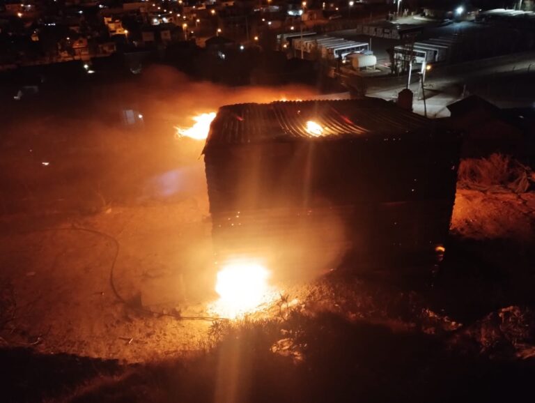 Un incendio consumió una vivienda en Comodoro