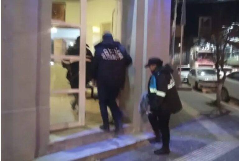 Intentó robar un jean en un supermercado pero fue detenido