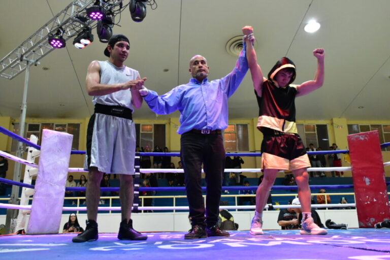 Festival de Boxeo Amateur: Cheuque se impuso en la pelea de fondo