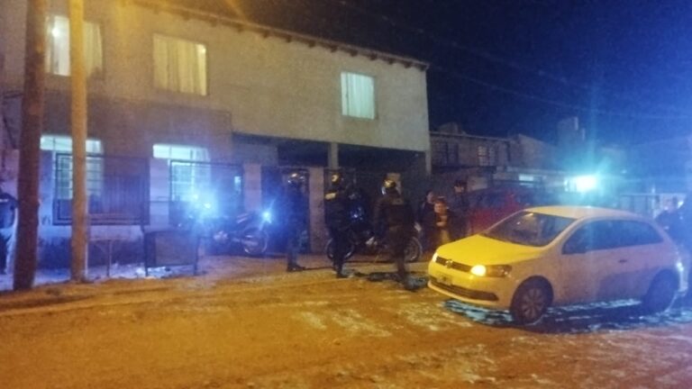 Ingresaron a robar a una casa en el San Cayetano y fueron detenidos