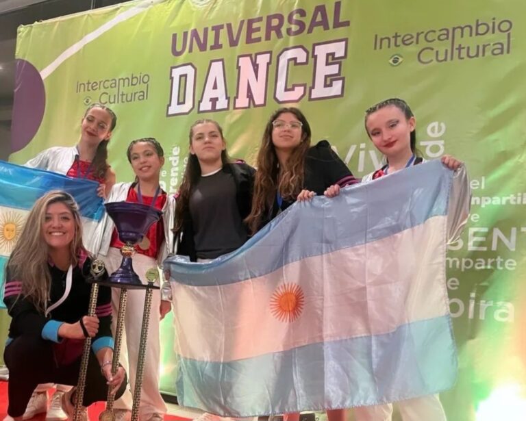 La academia de danzas Pasión y Alma se destacó en el Universal Dance