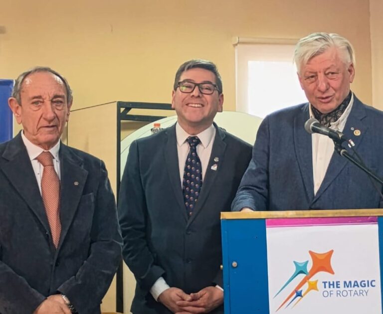 Guillermo Schneider es el nuevo presidente del Rotary Rada Tilly