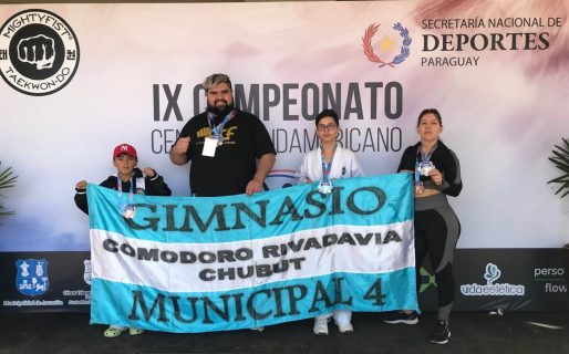 Taekwondistas comodorenses hicieron podio en Paraguay
