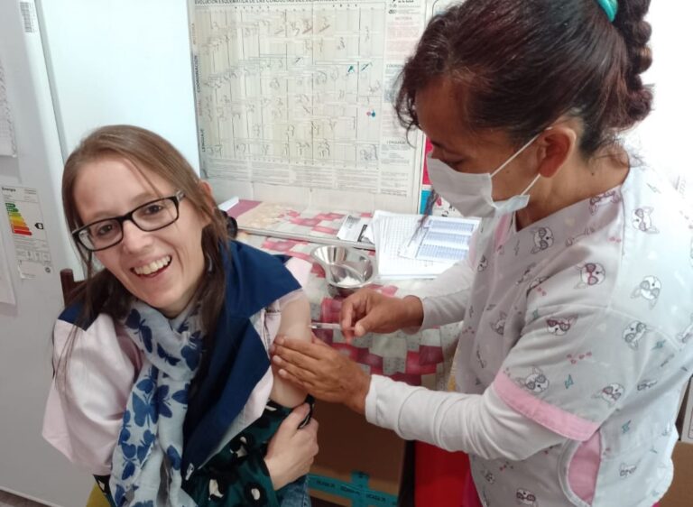 Buscan reforzar la vacunación antigripal de las personas con factores de riesgo y los adultos mayores de 65 años