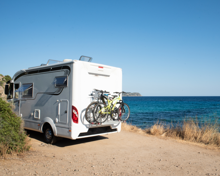 Proponen reglamentar la ley Nacional de Tránsito para ordenar el estacionamiento de motorhome