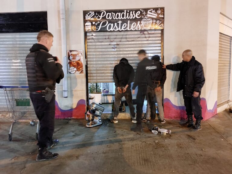 Entraron a robar a una Pastelería y fueron descubiertos