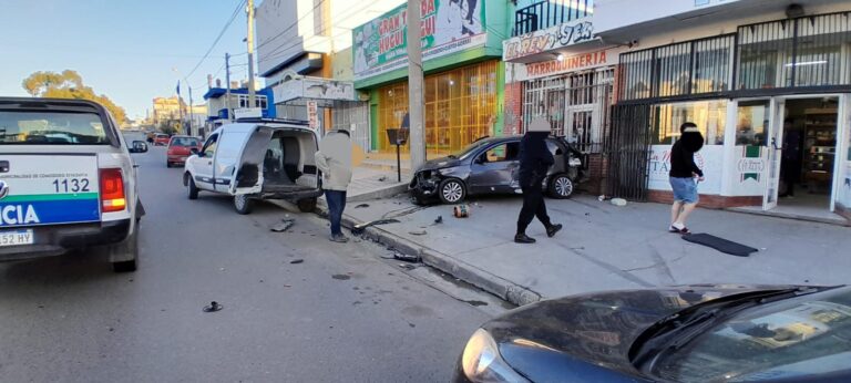Manejaba borracho y protagonizó un choque en plena Avenida Rivadavia