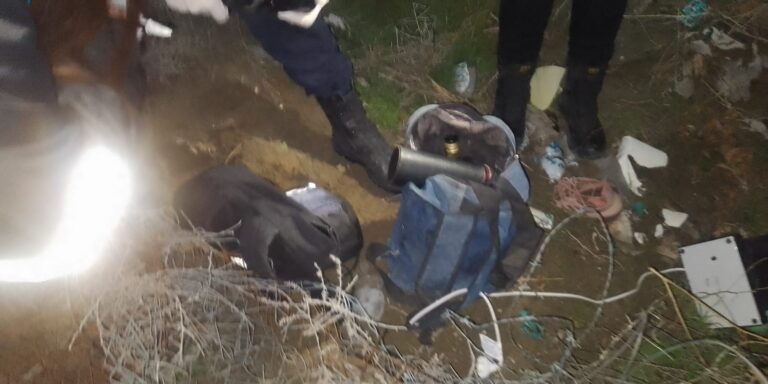 Robaron varios elementos en Km 17, vieron a la policía y salieron corriendo