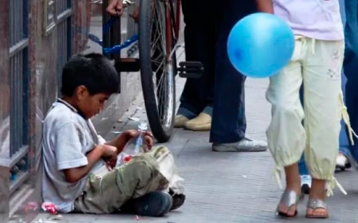 Según la UCA, el 63% de los chicos y adolescentes argentinos son pobres y el 16,2% son indigentes, la cifra más alta desde 2010