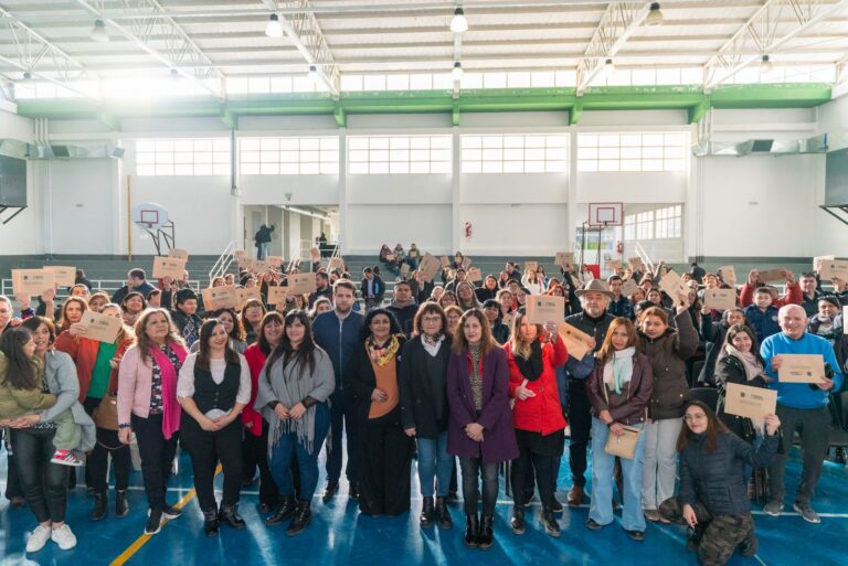 El Municipio entregó para Escuelas y Bibliotecas alrededor de 300 millones en aportes de FAEM