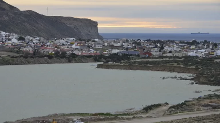 Rada Tilly busca recuperar y monitorear las lagunas urbanas