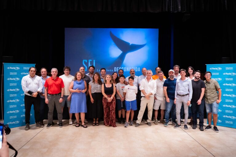 Rada Tilly inauguró la temporada de verano 2025-2026 y estrenó el documental «Sei, la ballena desconocida»