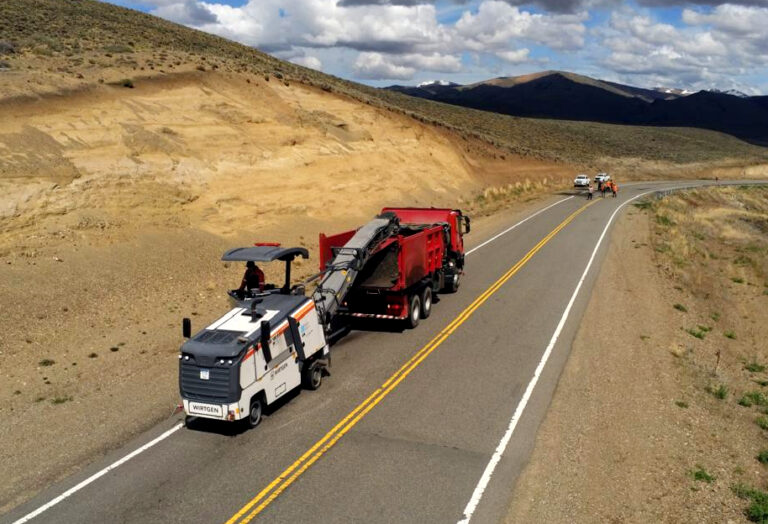 Vialidad Nacional realizó trabajos de bacheo en la RN 40 entre Esquel y Epuyén