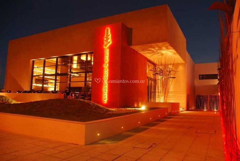 ¿Se va un clásico de la noche comodorense? Crece el rumor sobre la venta de un emblemático boliche