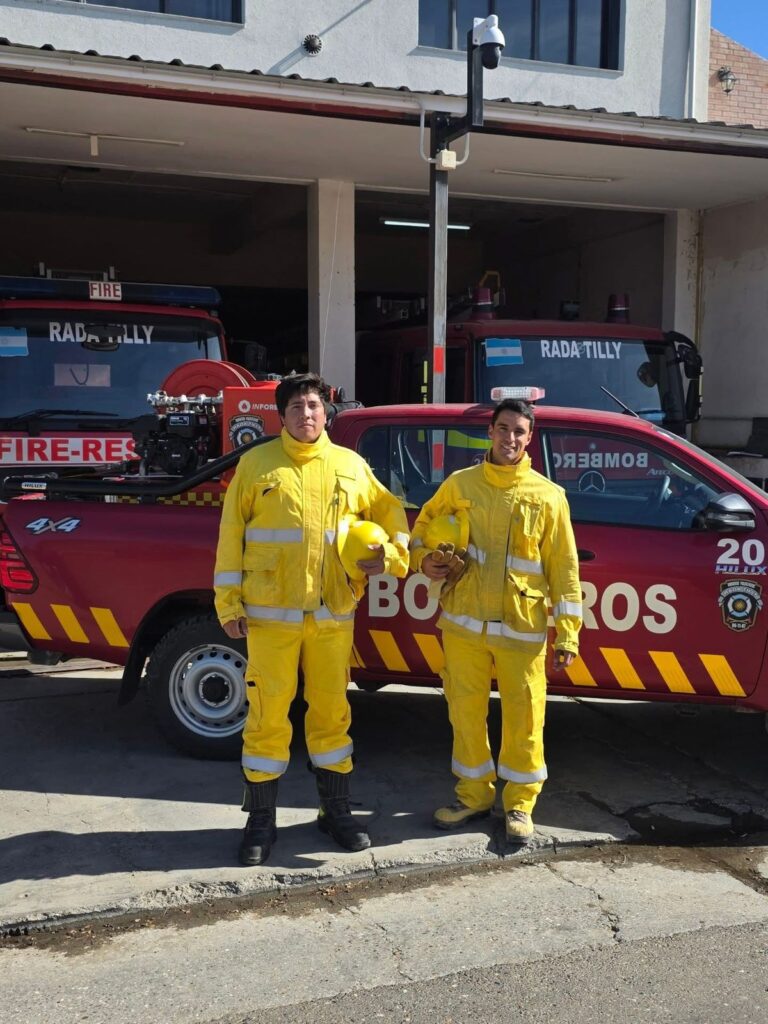 Bomberos de la ciudad partieron a Trevelin para colaborar en el combate de incendios forestales