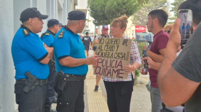 Multitudinaria marcha en Comodoro para exigir justicia por el crimen de Valeria: “Nos están matando a nuestras hijas”