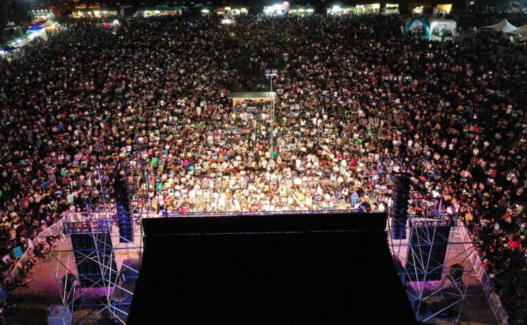 Una multitud acompañó el Telebingo Solidario en El Hoyo: lo recaudado será destinado a damnificados por los incendios forestales