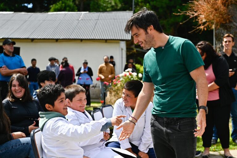 Torres inauguró el ciclo lectivo 2026 de Período Especial y ratificó el objetivo de equipar y conectar todas las escuelas rurales