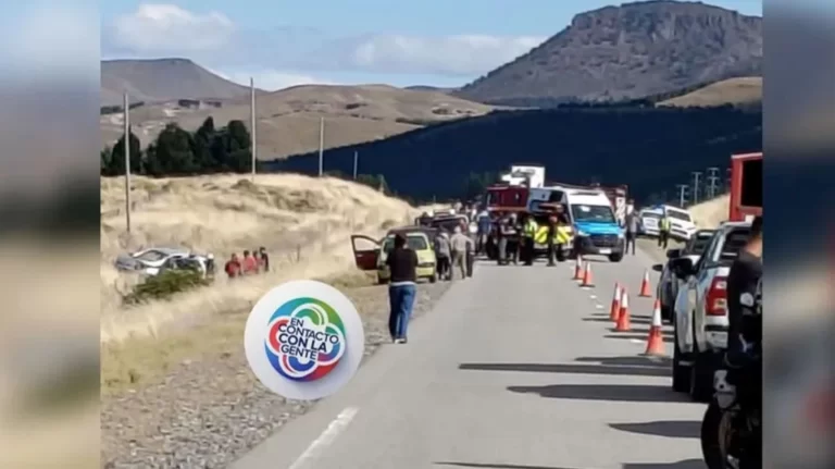 Choque múltiple en la Ruta 40 dejó 11 personas lesionadas