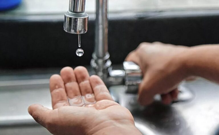 Corte programado de agua en un sector de Zona Norte para recuperar reservas secundarias