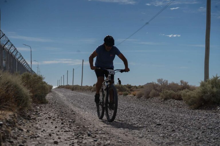 Gran debut del Triatlón Cross Aniversario en la costa de Caleta Córdova
