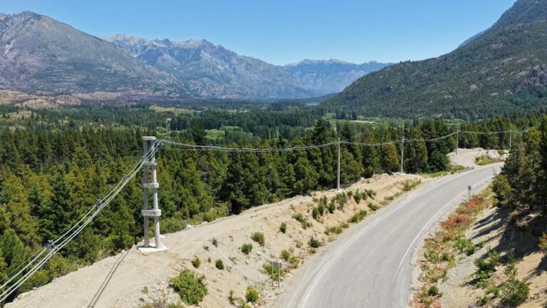 Provincia puso en funcionamiento una obra clave para terminar con los cortes de luz en la Comarca Andina