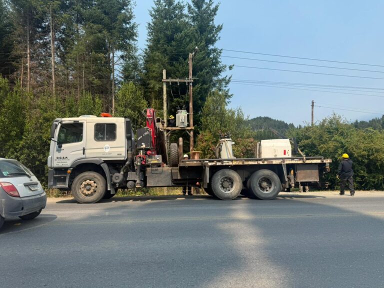 Tras los incendios, el Gobierno del Chubut avanza en la normalización total del servicio eléctrico en la Comarca Andina