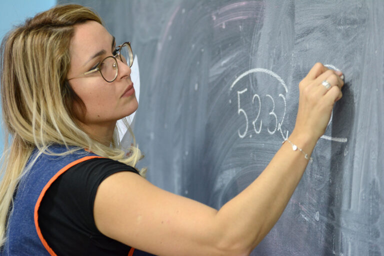 Educación informa sobre convocatoria abierta para Referentes Regionales de Alfabetización 2026 en Lengua y Matemática