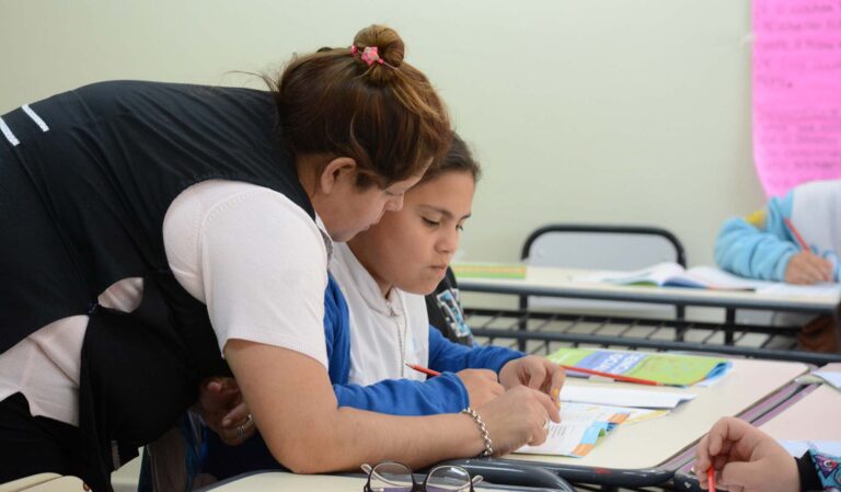 Educación convoca a profesionales para fortalecer equipos de Orientación y Apoyo a las Trayectorias Escolares de distintas regiones de la provincia