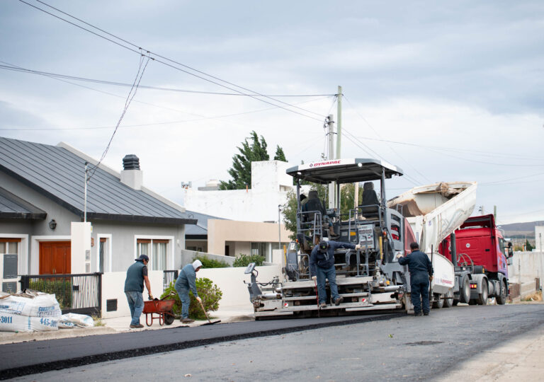 Pavimentación en Rada Tilly: el Municipio detalló las obras en ejecución y las previstas para 2026