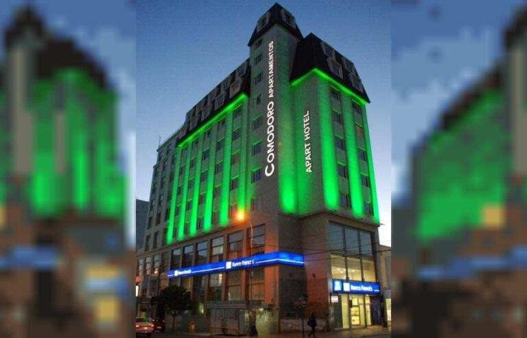 Un turista murió tras caer desde el cuarto piso de un hotel en Comodoro