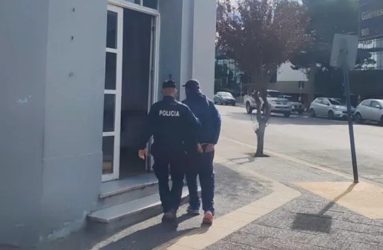 Detienen a un joven con pedido de captura vigente en pleno centro