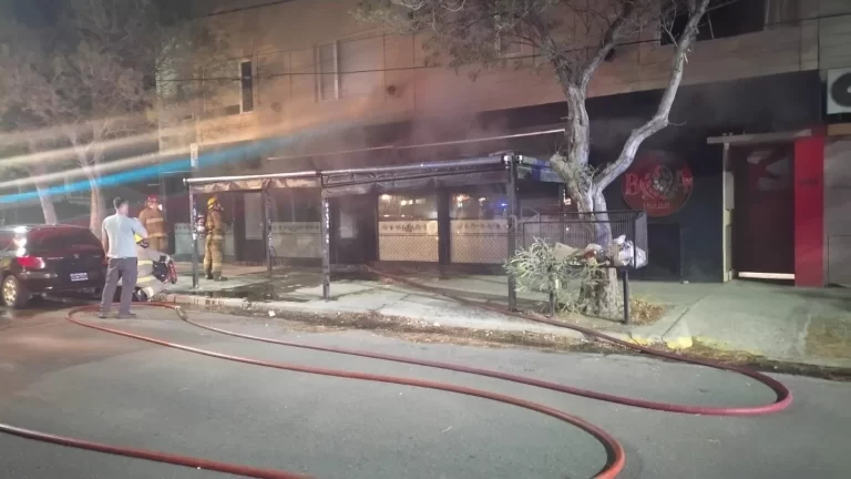 Un desperfecto eléctrico provocó un incendio en un local gastronómico en Rada Tilly