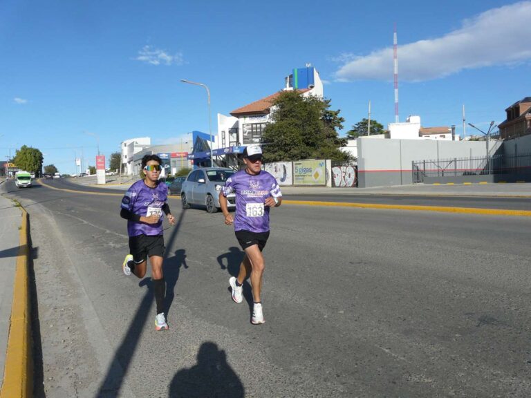 Con 180 corredores se celebraron los 20 años de Estacion de servicio Zona Cero